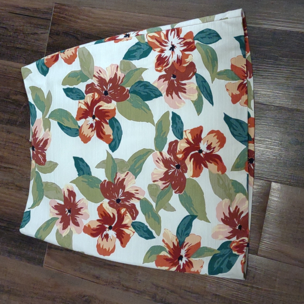 Ann Taylor Factory Floral Skirt (Size 6)